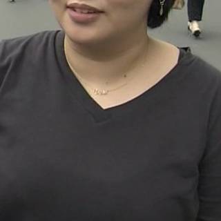 両手に天牙を持った聖なるババア